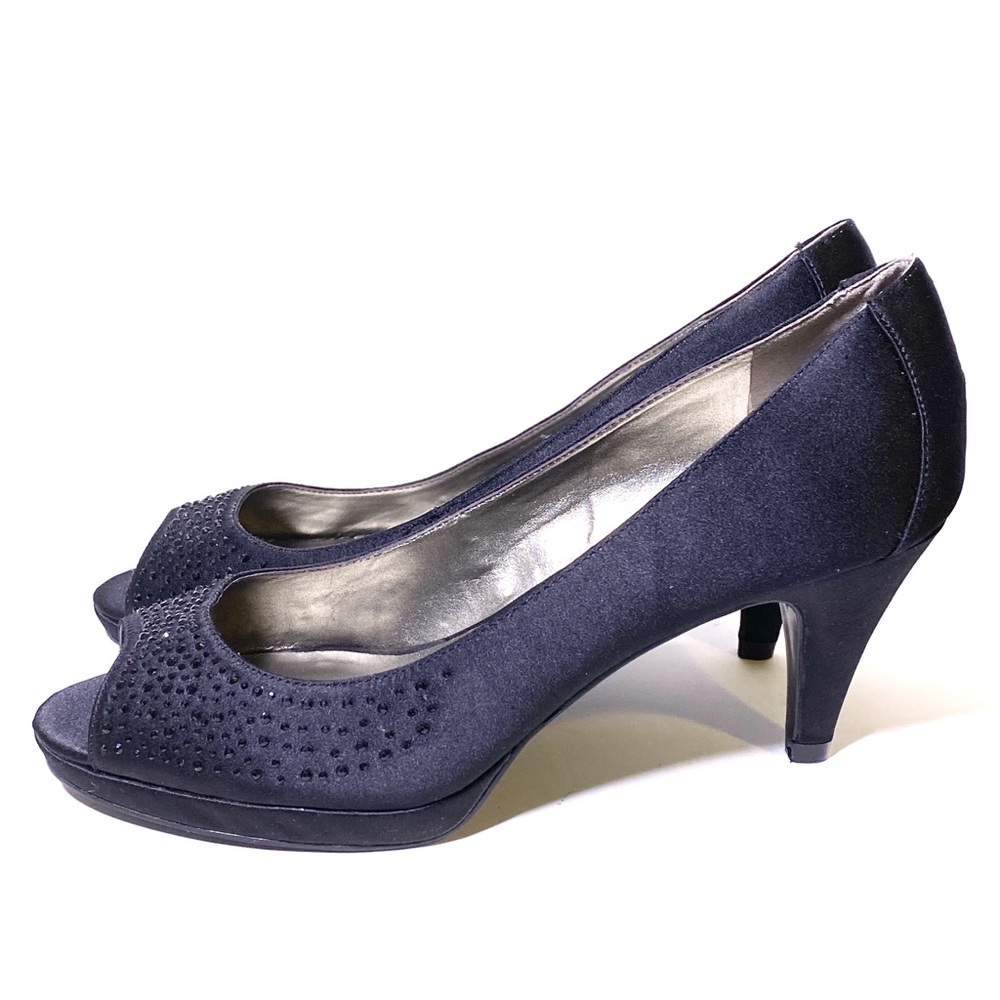 Black Bandolino Pumps with Crystals